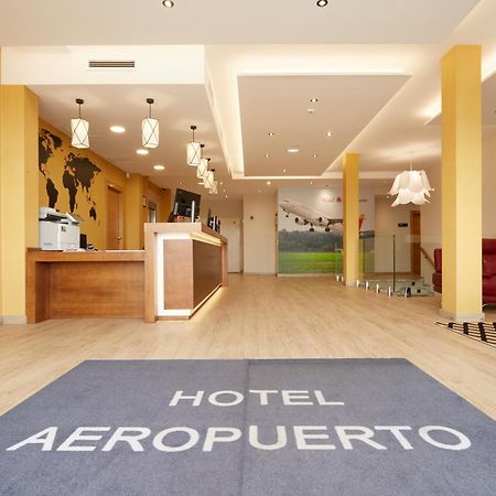 Hotel Arias Aeropuerto Santiago Del Monte Exterior photo